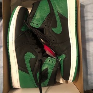 Air Jordan pine green